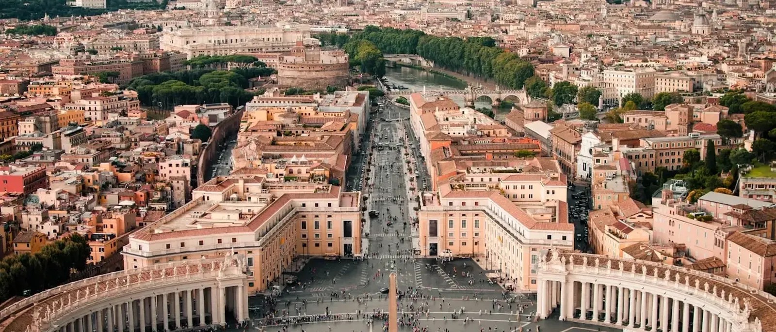 Piazza San Pietro a Roma dall'alto