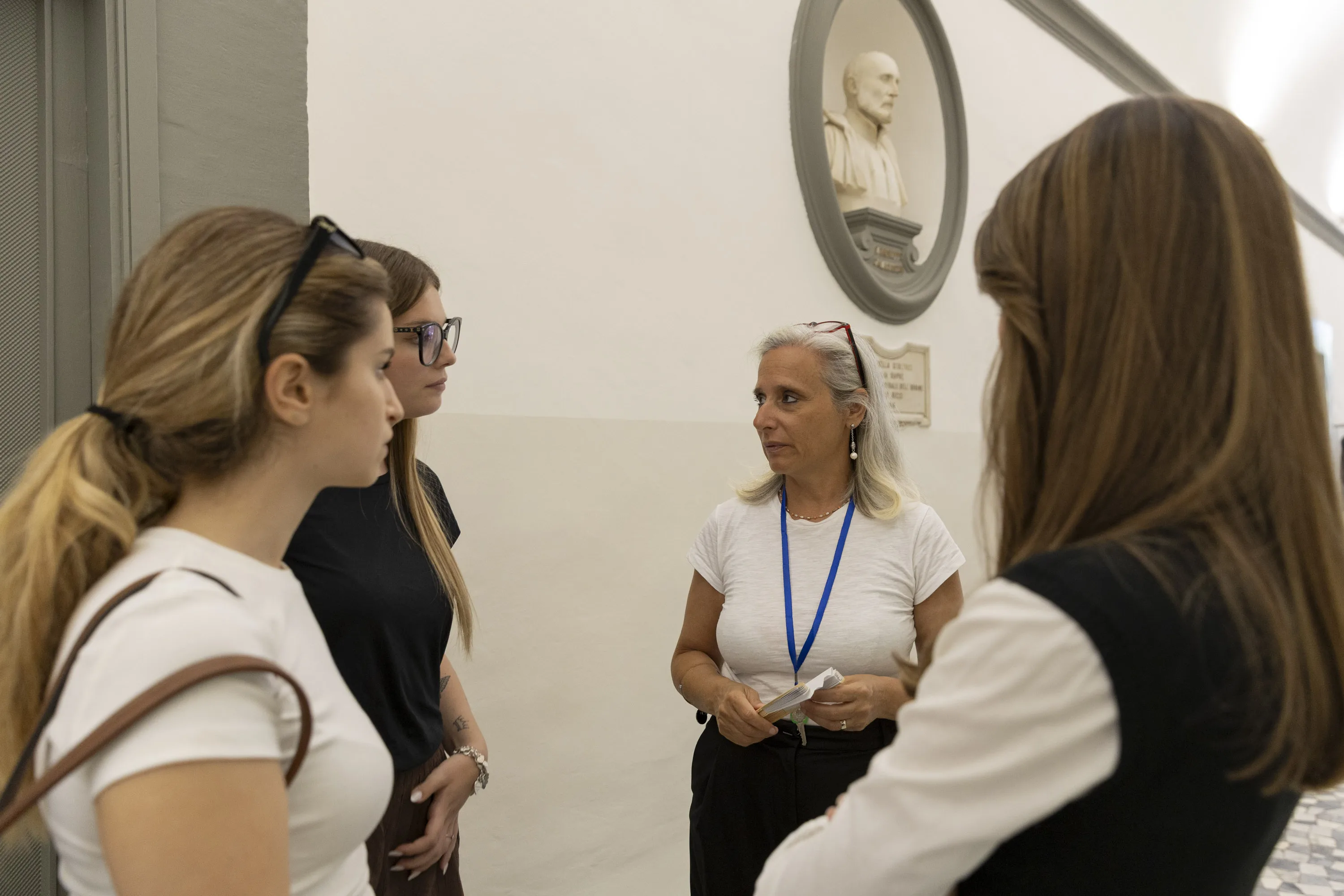 Docente e partecipante durante una sessione di coaching linguistico
